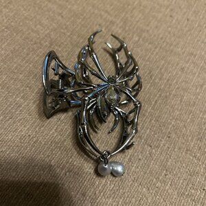 Women Horror Claw Hair Clips Alloy Gothic Style Hair Accessory Spider W/ Pearl